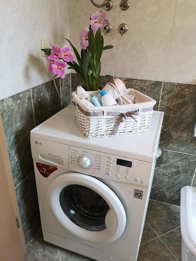 M&M Novak Luxury Apartment With Award Winning Garden Kastela